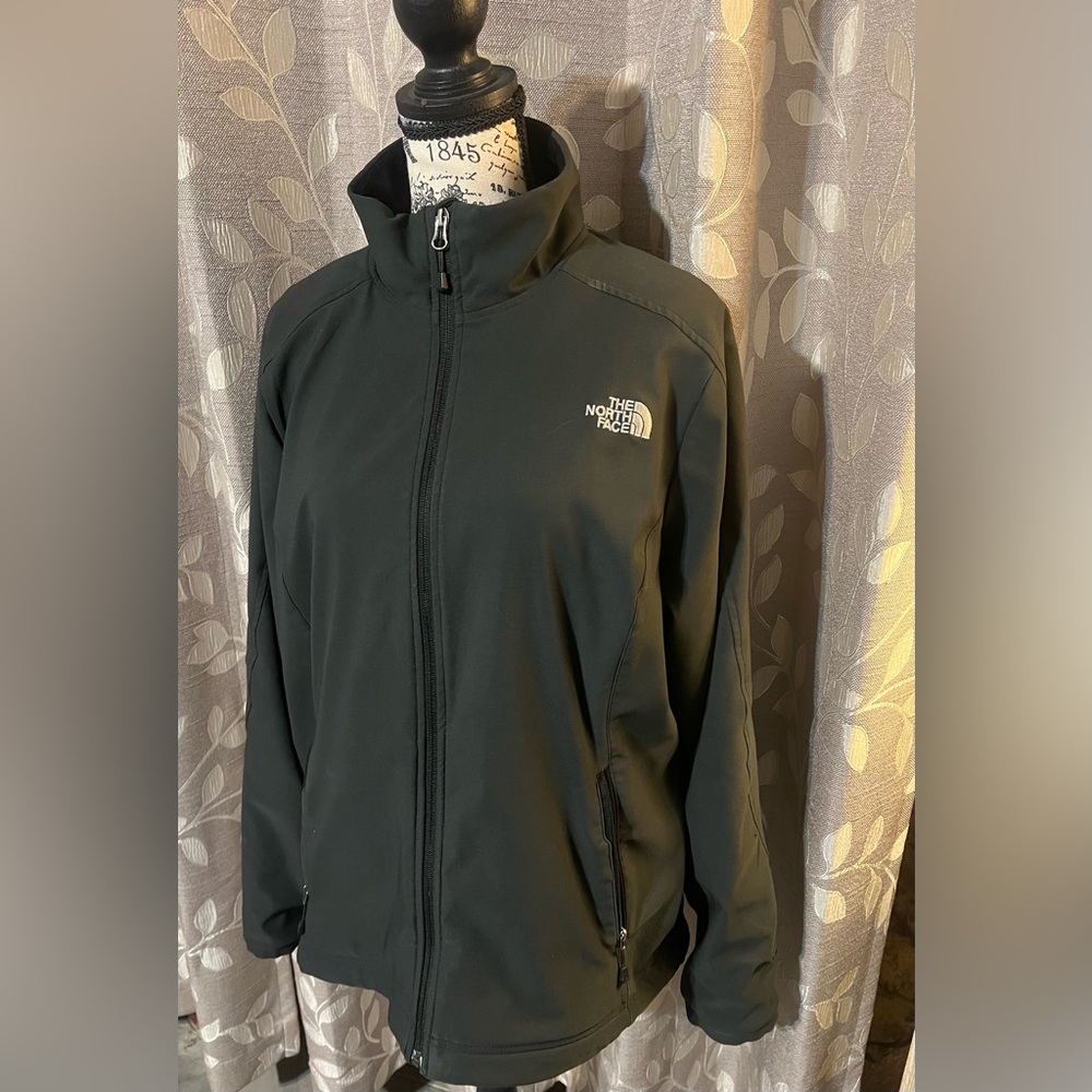 The North Face Women’s Full Zip Fur Lined Jacket - Picture 3 of 10